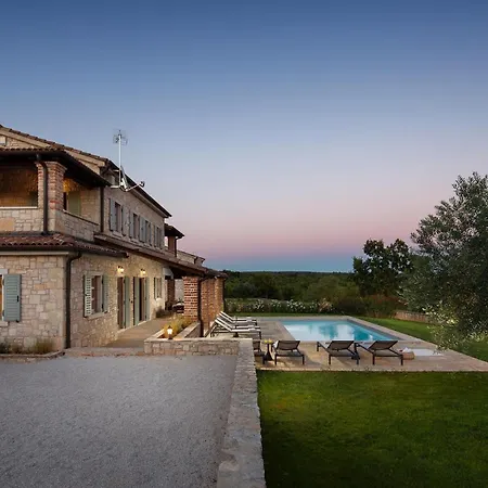 Holiday home Iskra Sveti Lovrec Pazenaticki
